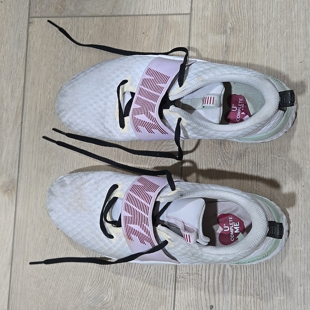 Women's Nike sneakers, white, size 10